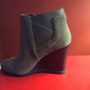 Tahari Boots